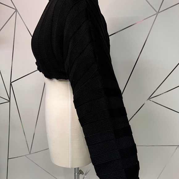 Cropped Turtleneck Knit Sweater - Picture 6 of 8